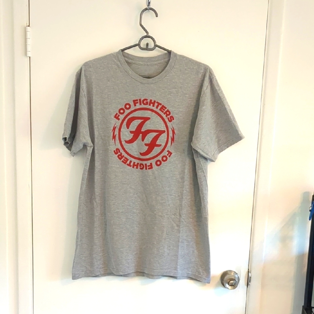 Kohl's Gray and Red Short Sleeve T-shirt